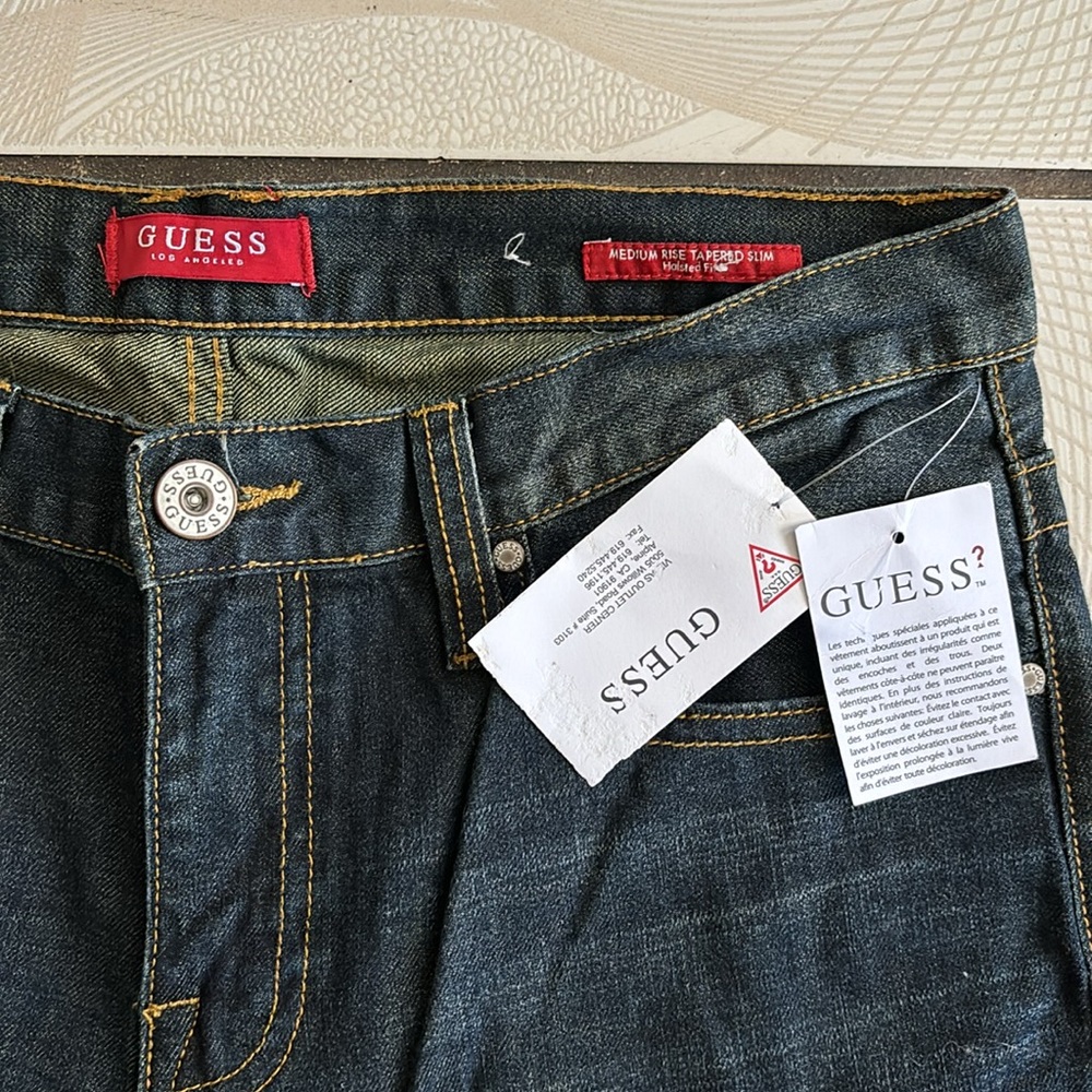 Guess Jeans - Picture 2 of 4